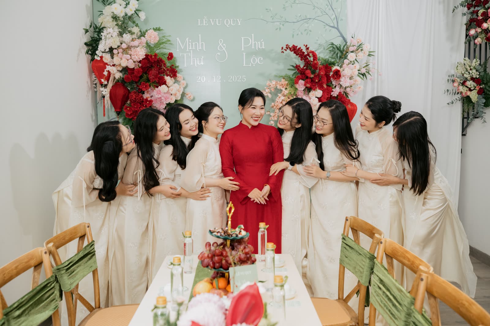 Khoảnh khắc trong album Vân Thanh – Vân Anh