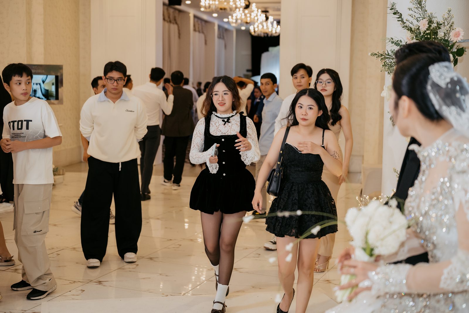 VÂN THANH & VÂN ANH — ảnh 60